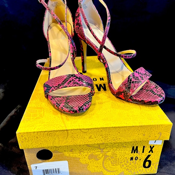 Pink snake print strappy heels - Picture 3 of 4